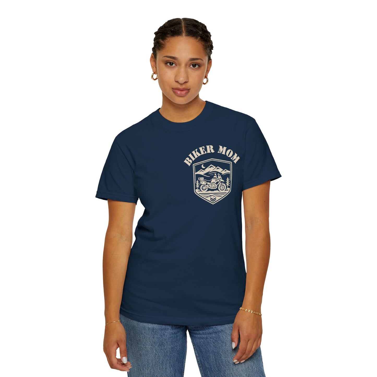 BIKER MOM Chest Badge Graphic Women’s Motorcycle T-Shirt | Navy & Cream