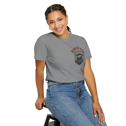 BIKER MOM Chest Badge Graphic Women’s Motorcycle T-Shirt | Gray & Red